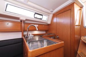 Bavaria Cruiser 33