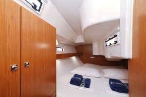 Bavaria Cruiser 33