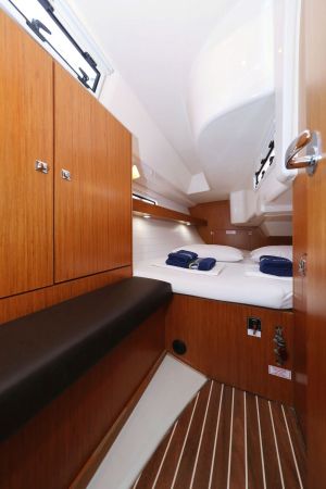 Bavaria Cruiser 33