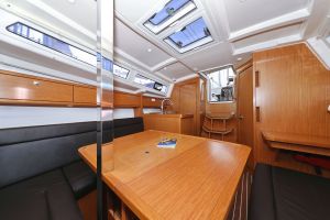 Bavaria Cruiser 33
