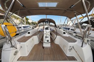 Bavaria Cruiser 33