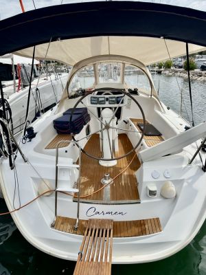 Sun Odyssey 32i