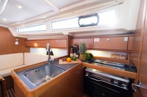 Bavaria Cruiser 33