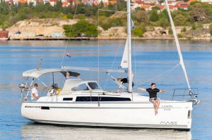 Bavaria Cruiser 33