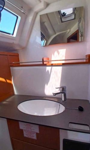 Bavaria Cruiser 37