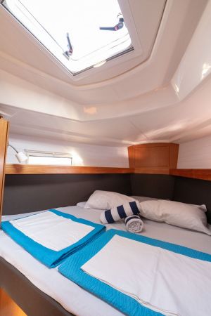 Bavaria Cruiser 37
