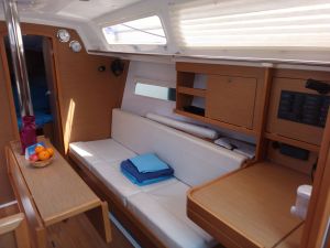 Sun Odyssey 319
